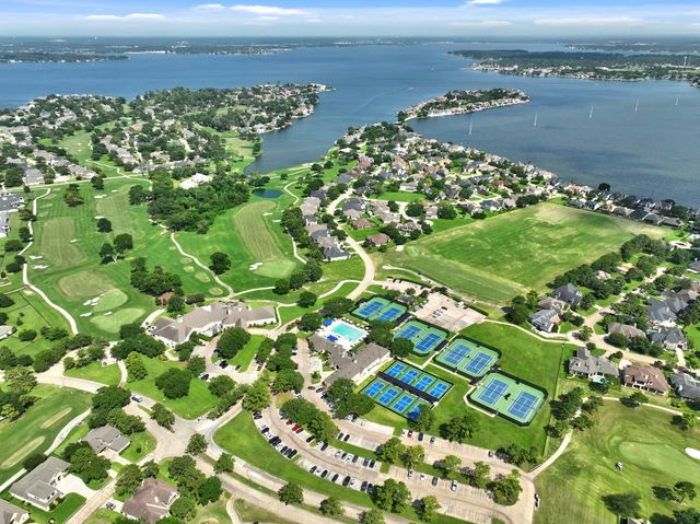 38 Benthaven E, Montgomery, TX 77356