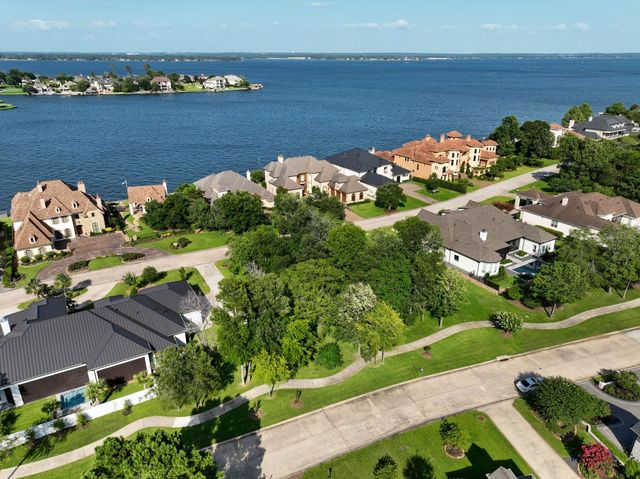 38 Benthaven E, Montgomery, TX 77356