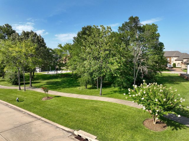 38 Benthaven E, Montgomery, TX 77356