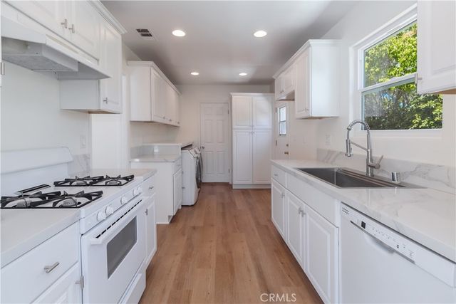 11000 Gaviota Avenue, Granada Hills, CA 91344