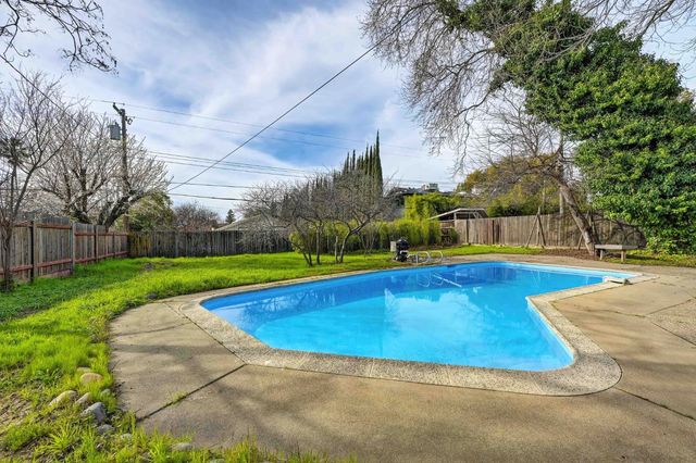 4009 Fairwood Way, Carmichael, CA 95608