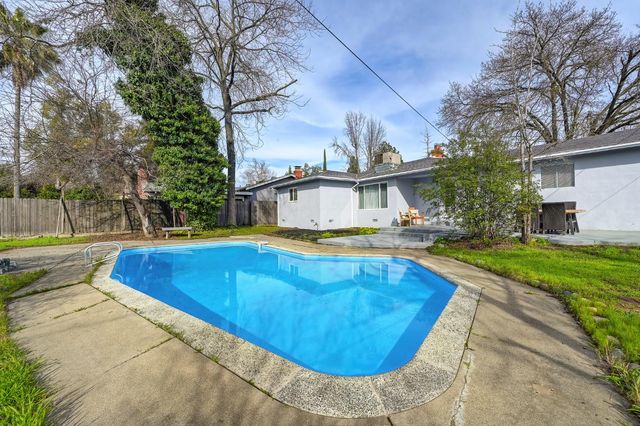 4009 Fairwood Way, Carmichael, CA 95608