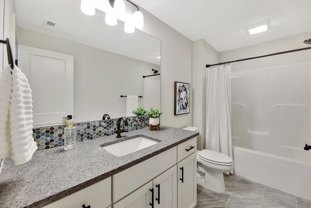 3247 N Bedford St, Wichita, KS 67226