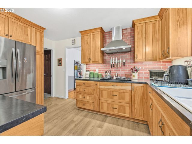 4010 Nw ELMWOOD Dr, Corvallis, OR 97330