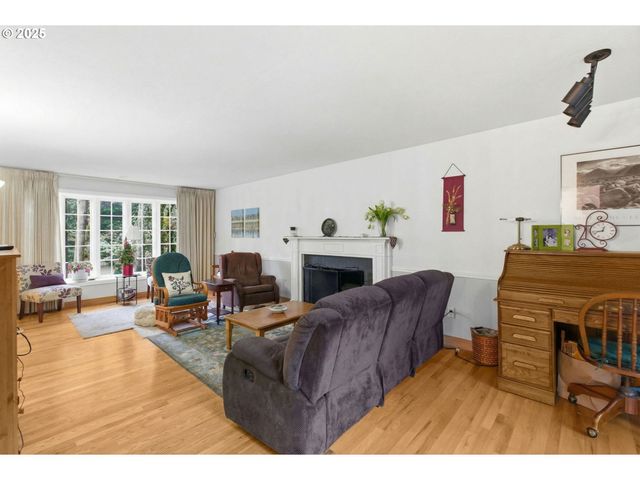 4010 Nw ELMWOOD Dr, Corvallis, OR 97330