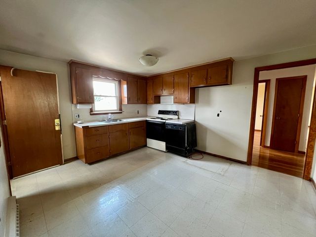 9-11 Hardwick Ter, Boston, MA 02135