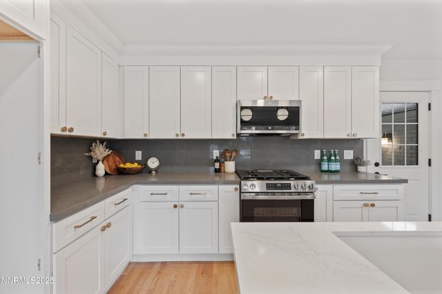 625 Hunter Lake Drive, Reno, NV 89509