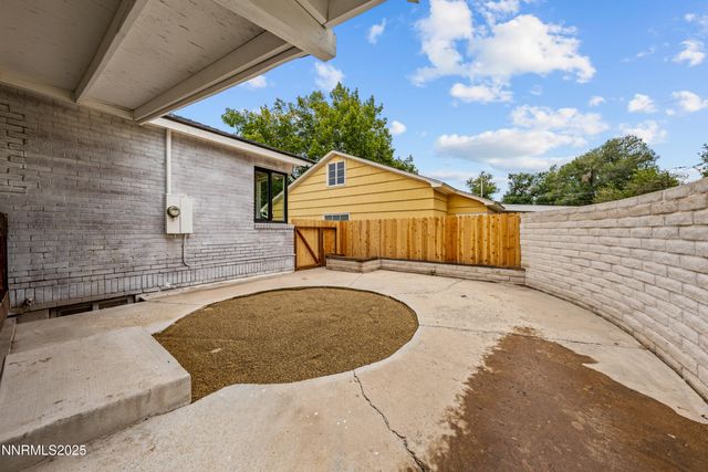 625 Hunter Lake Drive, Reno, NV 89509