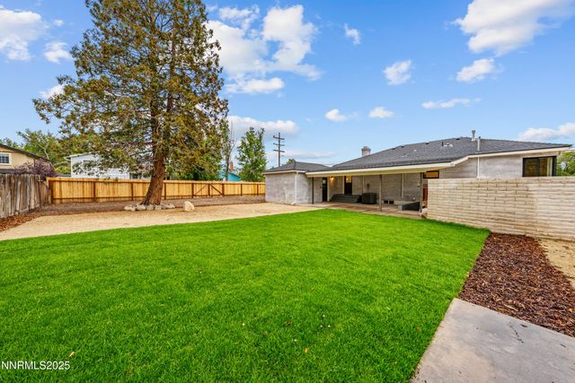 625 Hunter Lake Drive, Reno, NV 89509