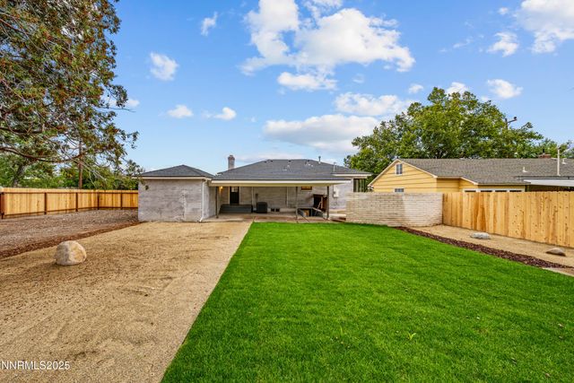 625 Hunter Lake Drive, Reno, NV 89509