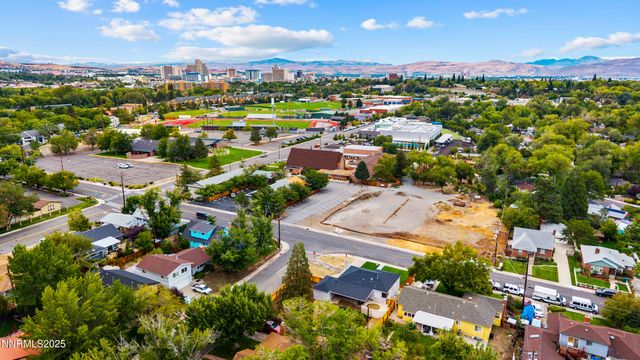 625 Hunter Lake Drive, Reno, NV 89509