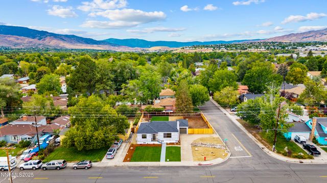 625 Hunter Lake Drive, Reno, NV 89509