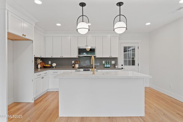 625 Hunter Lake Drive, Reno, NV 89509