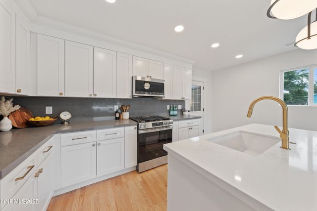 625 Hunter Lake Drive, Reno, NV 89509