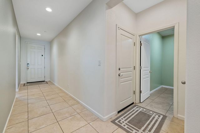 4002 E Cypress Avenue, Visalia, CA 93292