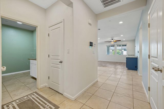 4002 E Cypress Avenue, Visalia, CA 93292