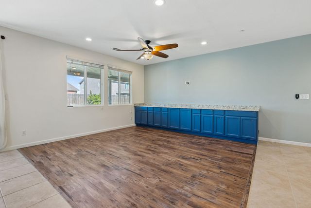 4002 E Cypress Avenue, Visalia, CA 93292