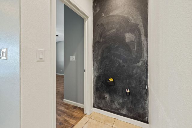 4002 E Cypress Avenue, Visalia, CA 93292