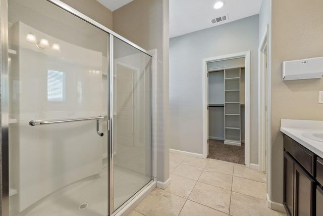 4002 E Cypress Avenue, Visalia, CA 93292