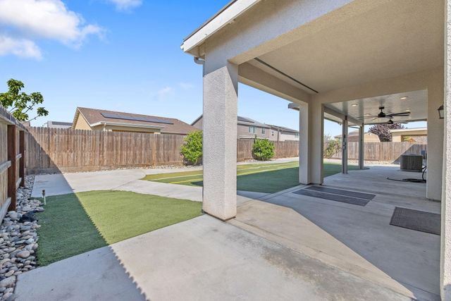 4002 E Cypress Avenue, Visalia, CA 93292