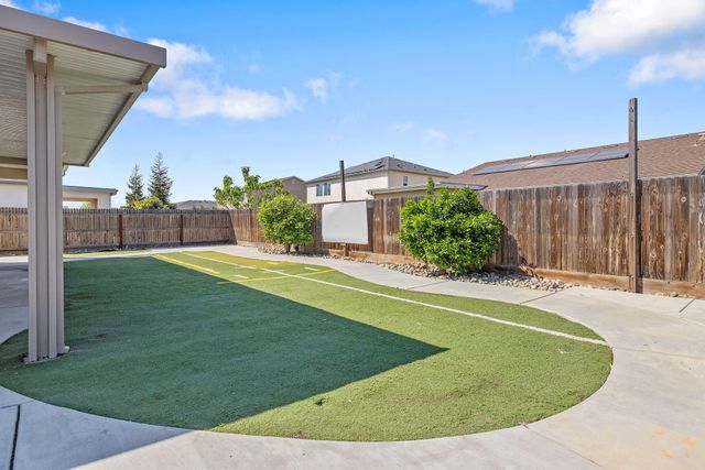 4002 E Cypress Avenue, Visalia, CA 93292