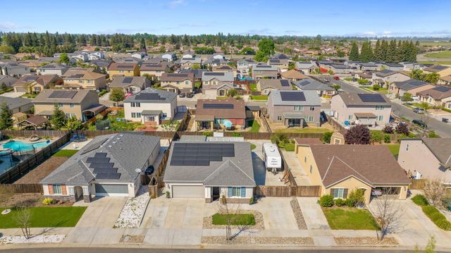 4002 E Cypress Avenue, Visalia, CA 93292