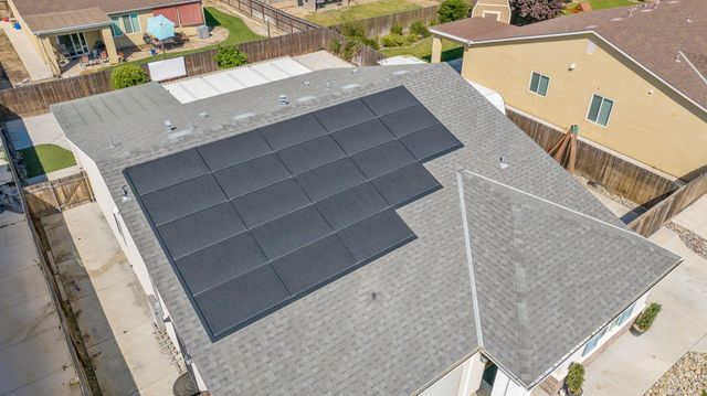 4002 E Cypress Avenue, Visalia, CA 93292