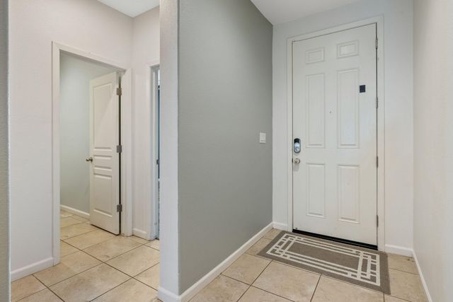 4002 E Cypress Avenue, Visalia, CA 93292