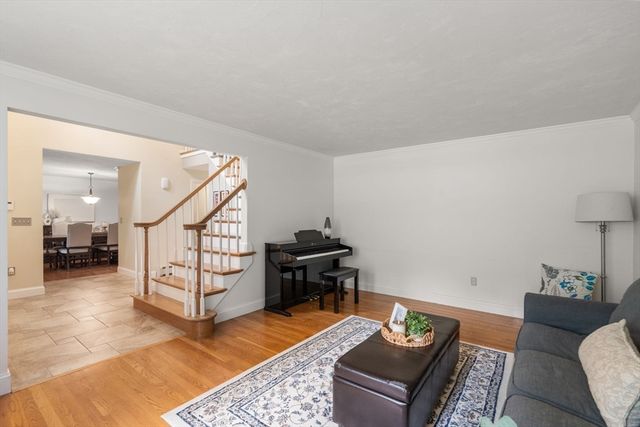 27 Lancashire Dr, Mansfield, MA 02048