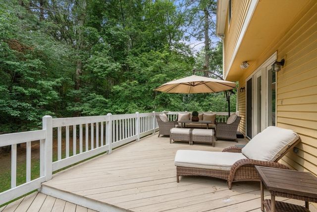 27 Lancashire Dr, Mansfield, MA 02048