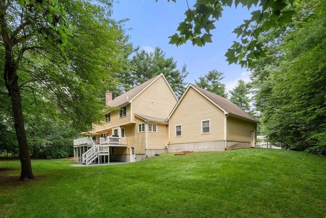 27 Lancashire Dr, Mansfield, MA 02048