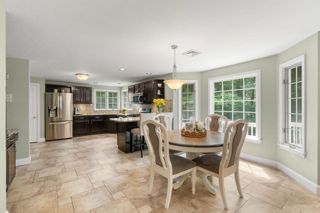 27 Lancashire Dr, Mansfield, MA 02048