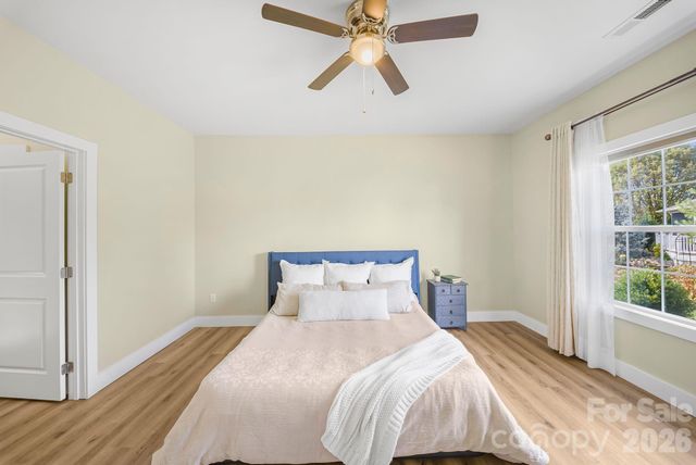457 Riverwind Drive, Hendersonville, NC 28739