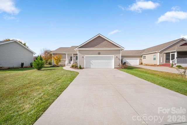 457 Riverwind Drive, Hendersonville, NC 28739