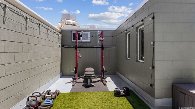 2211 Ala Wai Boulevard P2, Honolulu, HI 96815