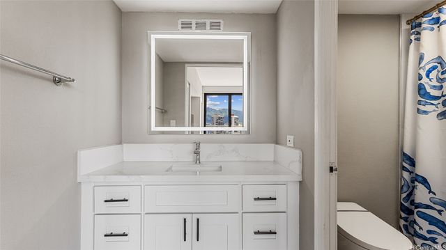 2211 Ala Wai Boulevard P2, Honolulu, HI 96815