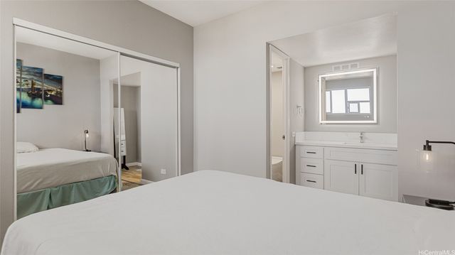 2211 Ala Wai Boulevard P2, Honolulu, HI 96815