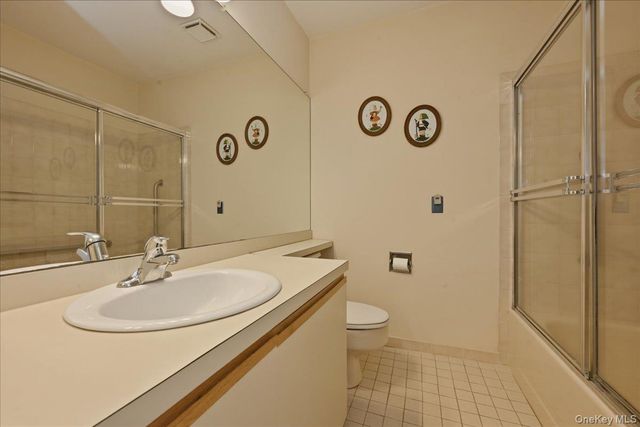 115 Clubhouse Drive, Copiague, NY 11726