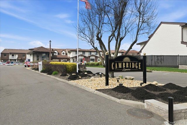 115 Clubhouse Drive, Copiague, NY 11726