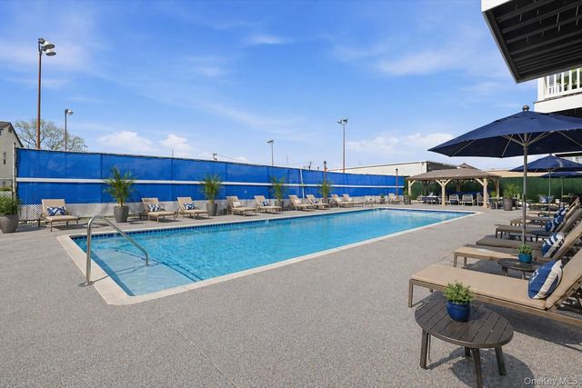 115 Clubhouse Drive, Copiague, NY 11726