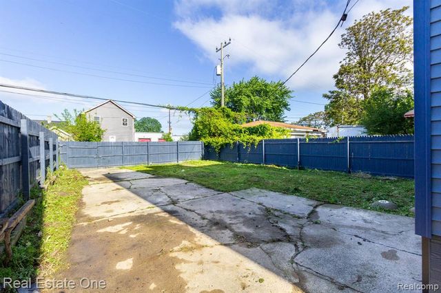 7327 American Street, Detroit, MI 48210