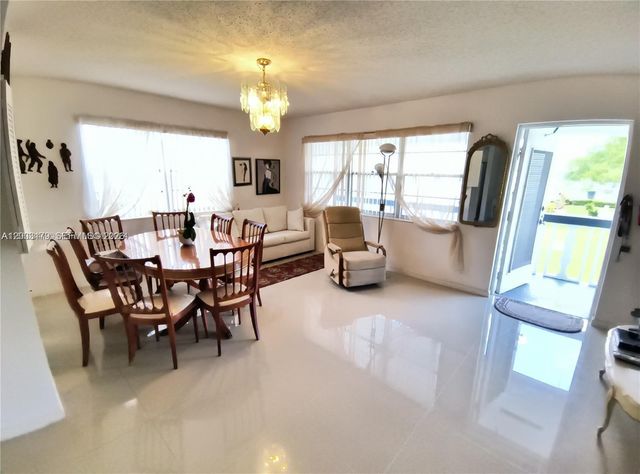 308 N Markham N, Deerfield Beach, FL 33442