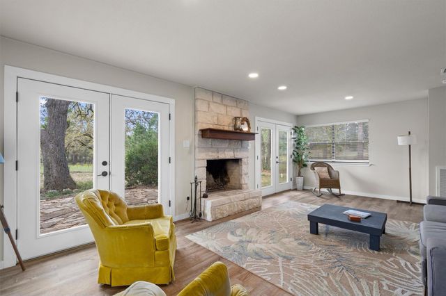 836 Cottletown RD, Smithville, TX 78957