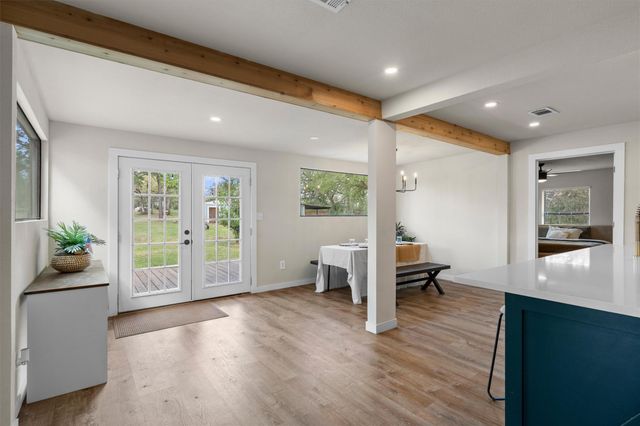 836 Cottletown RD, Smithville, TX 78957