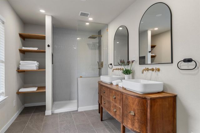 836 Cottletown RD, Smithville, TX 78957