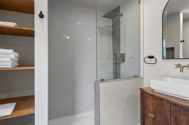 836 Cottletown RD, Smithville, TX 78957