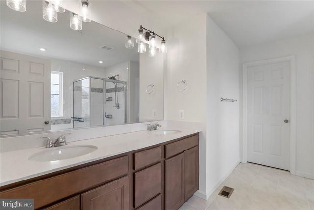 12155 FALLEN TIMBERS CIR, Hagerstown, MD 21740