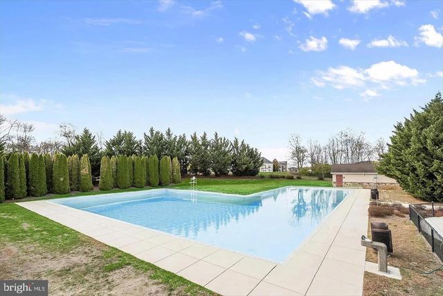 12155 FALLEN TIMBERS CIR, Hagerstown, MD 21740