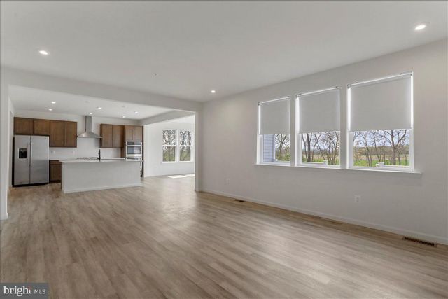 12155 FALLEN TIMBERS CIR, Hagerstown, MD 21740