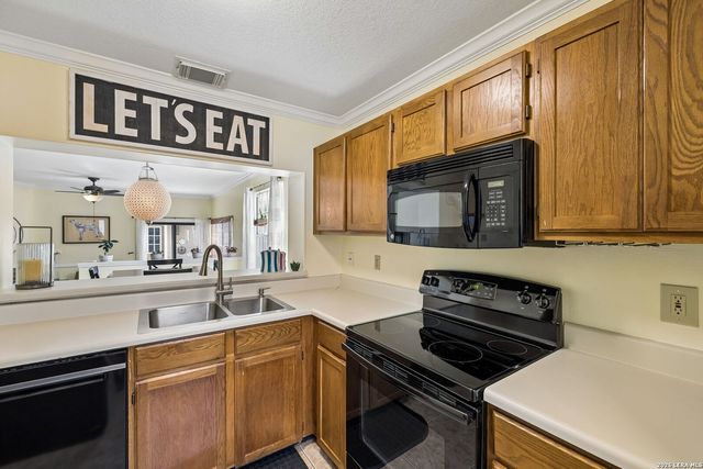 12 Cross Canyon, San Antonio, TX 78247